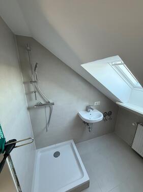 Foto - Kernsanierte 2 Zimmer DG-Wohnung mit Garage, Stellplatz & Keller