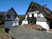 Foto - Zwei Häuser mit traumhaftem Garten