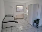 Foto - Möblierte, geräumige und gepflegte Pendler-Wohnung mit Terrasse