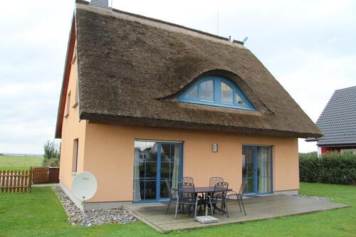 Foto - Hübsches Reetdach-Ferienhaus mit Ostseeblick