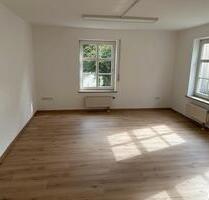 Büro- Praxisräume in zentraler und ruhiger Lage in Ichenhausen