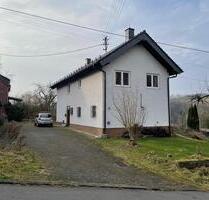 Einfamilienhaus für Gartenfreunde mit Scheune bei Eitorf