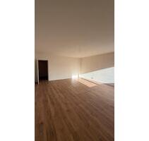 Frisch sanierte 3 Zimmer Wohnung(WG geeignet) Köln Holweide