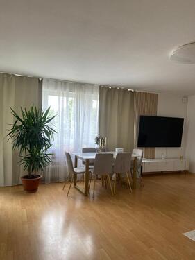 Foto - Große 3 Zimmer Wohnung mit EBK und Balkon