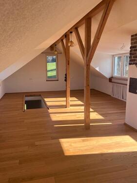 Foto - Helle, großzügige 3,5-Zimmer-Wohnung über zwei Etagen im Grünen