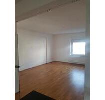 4-Zimmer Wohnung zentrumsnah - 920,00&nbsp;EUR Kaltmiete, ca.&nbsp; 110,00&nbsp;m&sup2; in Weiden in der Oberpfalz (PLZ: 92637)