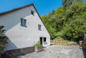 Foto - Vielseitiges Mehrfamilienhaus: Großzügiges Raumangebot mit Potent