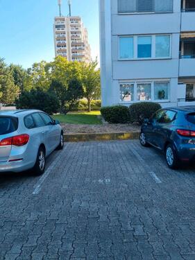 Foto - Außenparkplatz im 60437 Frankfurt