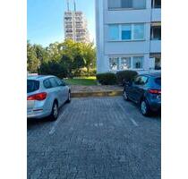 Außenparkplatz im 60437 Frankfurt - Frankfurt am Main Bonames