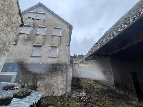 Foto - Altes Haus mit Scheune und Stallung zu verkaufen