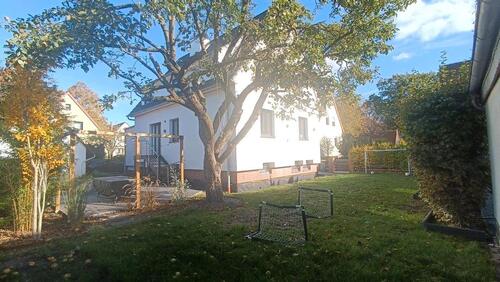 Foto - Modernisiertes Zweifamilienhaus KfW55A+