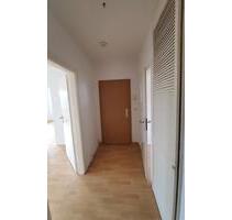 Wer zuerst kommt, wohnt zuerst kleine 2 Raum Wohnung in Güsen - Elbe-Parey