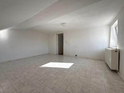 Foto - Dachgeschoßwohnung mit 100,00 m&sup2; in Merzig zur Miete