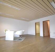 Gepflegte Gewerbefläche im Erdgeschoss in der Nähe der Husumer Straße in Heide, Kreis Dithmarschen