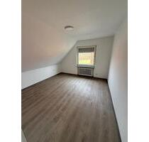 Frisch renovierte 3-Zi Wohnung mit Loggia, Stellplatz in Apelern - Rodenberg