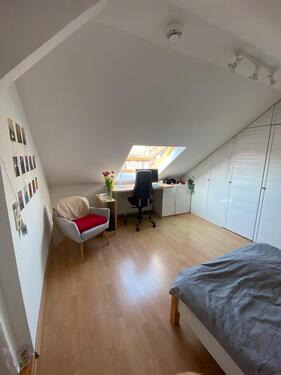 Foto - Schönes Zimmer mit eigenem Bad in 3er WG in zentraler Lage