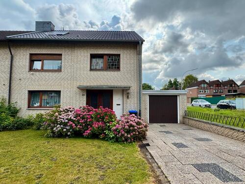 Foto - Zweifamilienhaus in MG-Odenkirchen auf tollem Grundstück