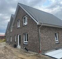 Modernes Reihenhaus mit Garten und Fußbodenheizung in ruhiger Lage zu vermieten. 5 ZKB Erstbezug! - Friesoythe
