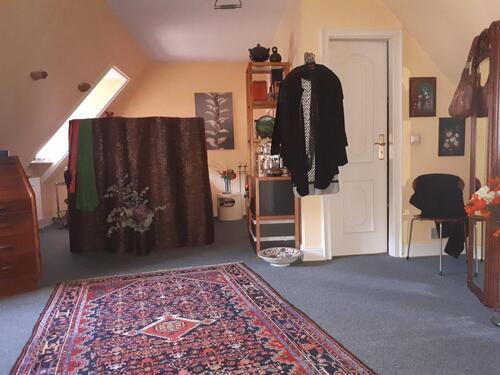 Foto - provisionsfrei, großzügige DG-Wohnung mit Stellplatz