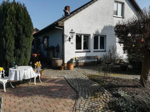 Foto - Exklusives Einfamilien-Haus mit Garten und Pool