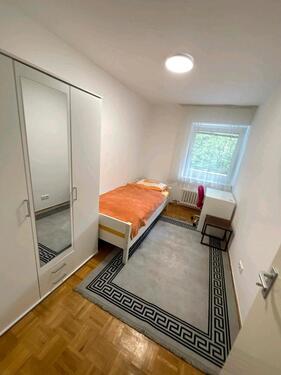 Foto - WG-ZIMMER zu vermieten - 580,00&nbsp;EUR Kaltmiete, ca.&nbsp; 84,00&nbsp;m&sup2;