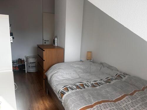Foto - 1 Zimmer Dachgeschoßwohnung zur Miete in Frankfurt am Main