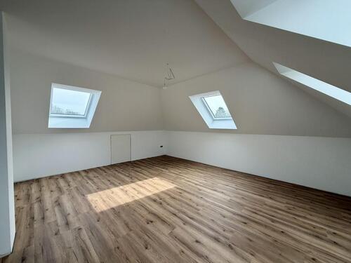 Foto - Klasse Dachgeschosswohnung - Erstbezug - mit Küche