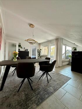 Foto - Möblierte 4‑Zi.-Wohnung mit großem Balkon in Fellbach befr. 2J.