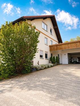 Foto - Großzügiges Einfamilienhaus mit Einl.wohnung und Panoramablick