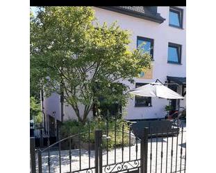 Gepflegte Doppelhaushälfte - 490.000,00&nbsp;EUR Kaufpreis, ca.&nbsp; 186,00&nbsp;m&sup2; in Kassel (PLZ: 34132) Nordshausen