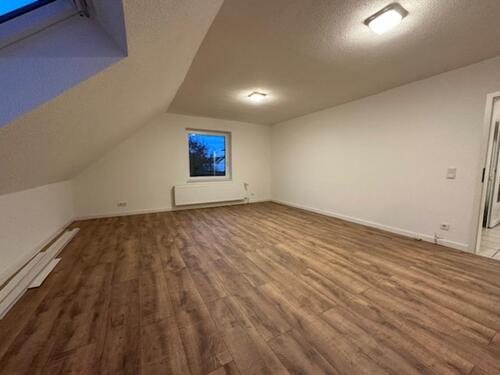 Foto - Weyhausen - Modernisierte 4-Zimmer Wohnung im DG eines Zweifamilienhauses