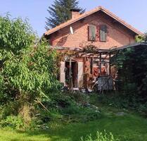 Bahnwärterhaus von ca. 1900 in schöner Alleinlage bei Apolda