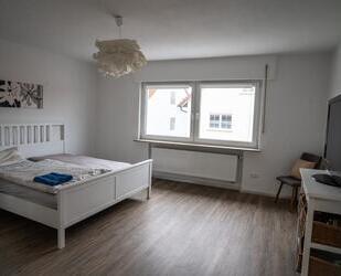 100qm Wohnung mit Terrasse - 880,00&nbsp;EUR Kaltmiete, ca.&nbsp; 100,00&nbsp;m&sup2; in Hallerndorf (PLZ: 91352)