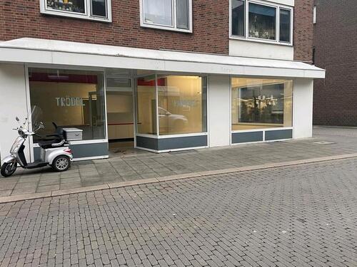 Foto - Ladenlokal zu vermieten - 1.000,00&nbsp;EUR Kaltmiete, ca.&nbsp; 90,00&nbsp;m&sup2;