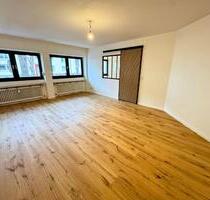 Frisch renovierte stilvolle 2 Zimmer Wohnung in Köln Raderthal mit Parkett und Stellplatz