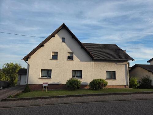 Foto - Vielseitiges Zweifamilienhaus in Hasborn – provisionsfrei