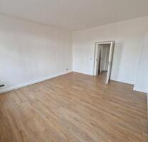 Dreiraumwohnung mit Tageslichtbad und Balkon - Eilenburg