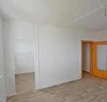 neu sanierte 2-Raum Wohnung, Aufzug, Dusche! Bezug sofort möglich! - Sangerhausen