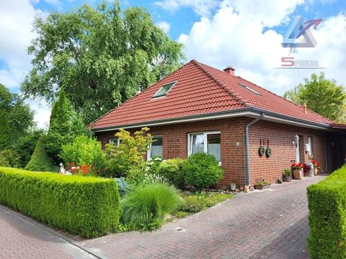 Foto - Toller Bungalow in Wiesmoor - 1.190,00&nbsp;EUR Kaltmiete, ca.&nbsp; 126,00&nbsp;m&sup2;