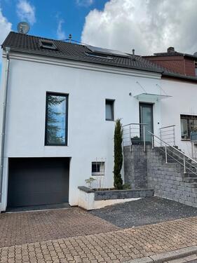 Foto - Einfamilienhaus, einseitig angebaut