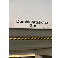 Direkt an der U-Bahn Dornbusch Parkplatz Eschersheimer Landstr. - Frankfurt am Main Bornheim
