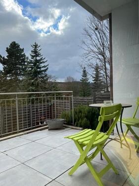 Foto - LICHTDURCHFLUTETE DOPPELHAUSHÄLFTE MIT WOHLATMOSPHÄRE NEULEININGE