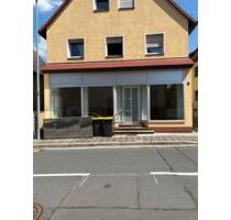 Friseursalon - 1.150,00 EUR Kaltmiete, ca.  130,00 m² in Großhabersdorf (PLZ: 90613)
