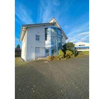 Moderne, bezugsfertige GewerbeimmobilieBüros zu vermieten - Breidenbach