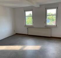 Schöne 2,5 Zimmer Wohnung mit Garten in Suhl, Hügel