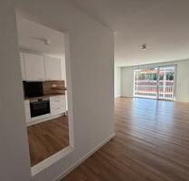 Helle und geräumige 2.5 Zimmer Wohnung mit Terrasse und TG Platz - Sankt Georgen im Schwarzwald