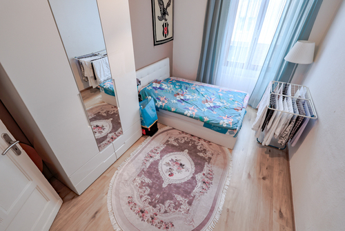 Zimmer 1 - 