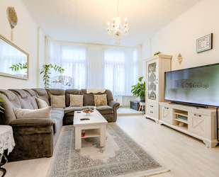 Großzügig geschnittene Eigentumswohnung in Köln-Mülheim