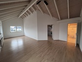 Wohn-/ Esszimmer - 2-Zimmer-Dachgeschoss-Wohnung mit hohen Decken in Oberpleis