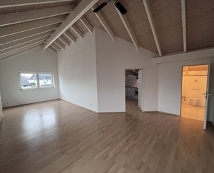 2-Zimmer-Dachgeschoss-Wohnung mit hohen Decken in Oberpleis - Königswinter